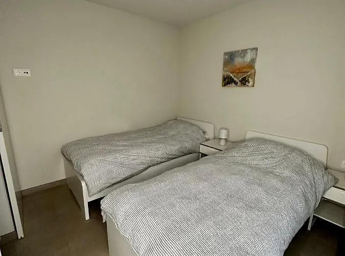 アパート James Ensor