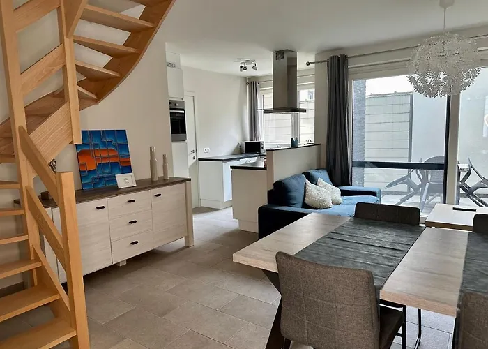 アパート James Ensor *